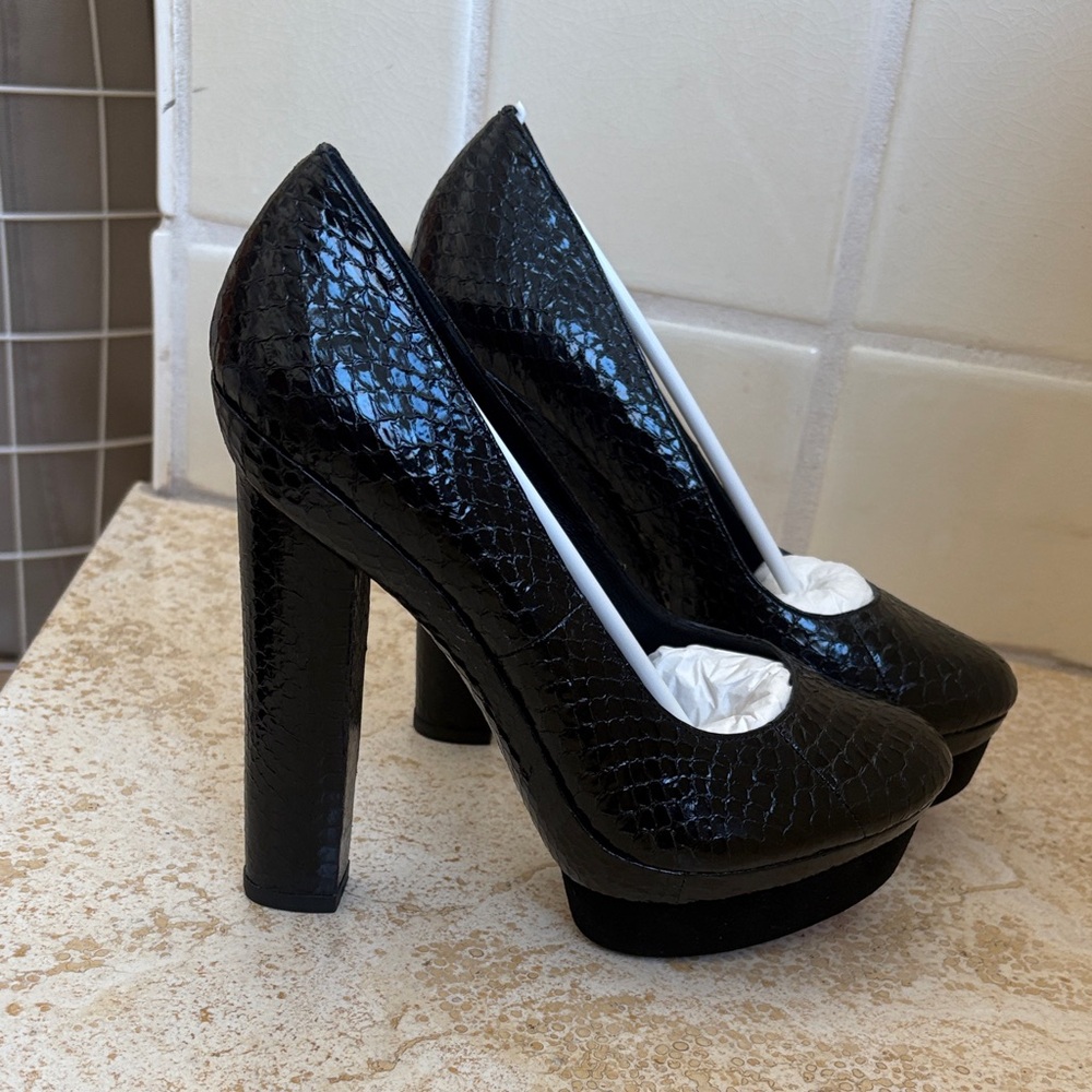 Rachel Zoe Black Textured Heels - Picture 5 of 9